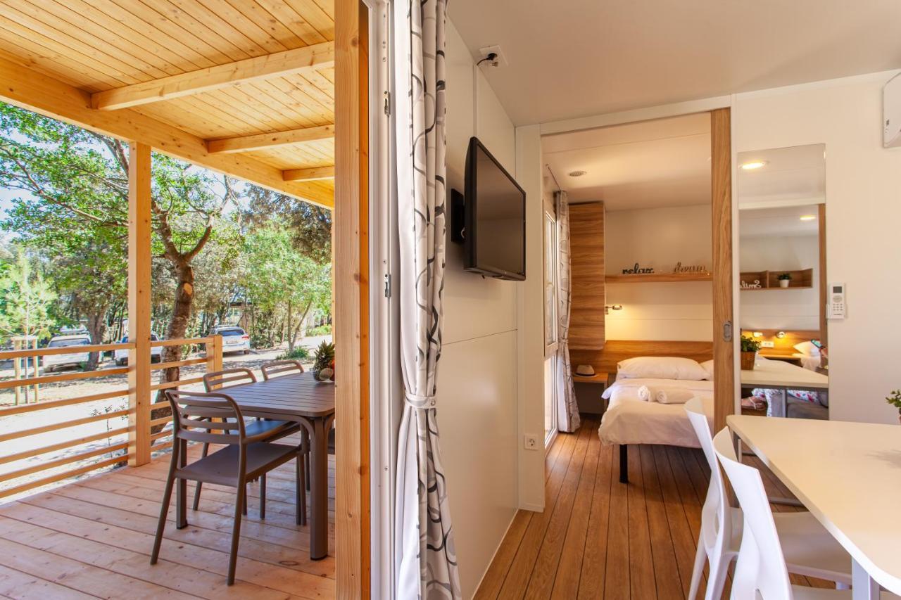 Mobile Homes Lopari เนเรซีน ภายนอก รูปภาพ