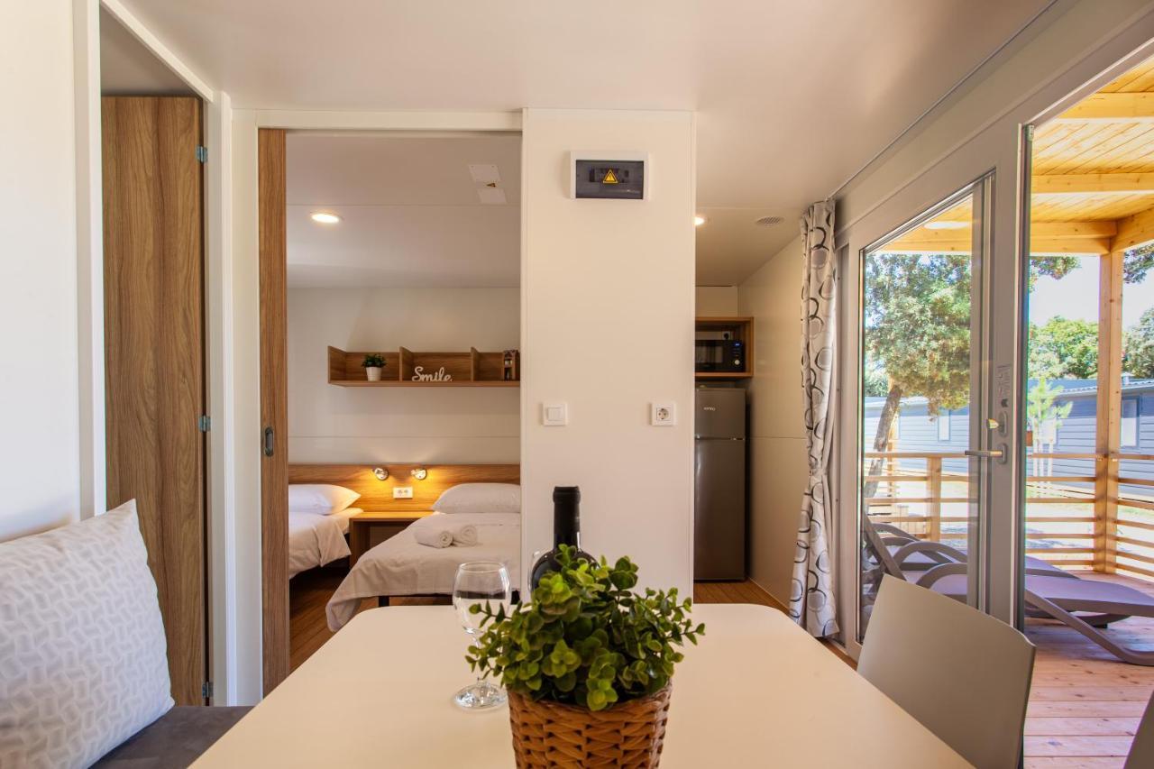 Mobile Homes Lopari เนเรซีน ภายนอก รูปภาพ