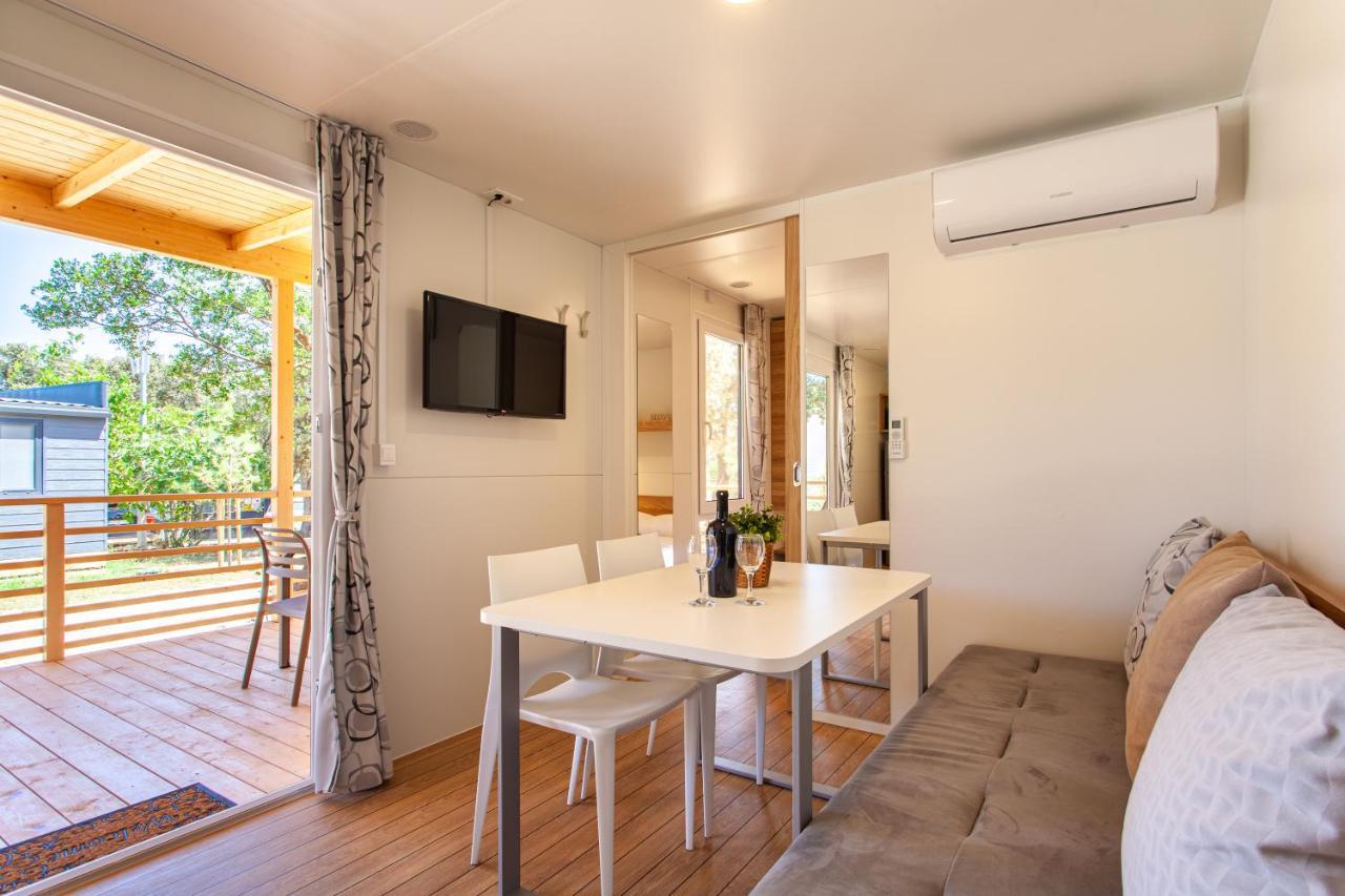 Mobile Homes Lopari เนเรซีน ภายนอก รูปภาพ