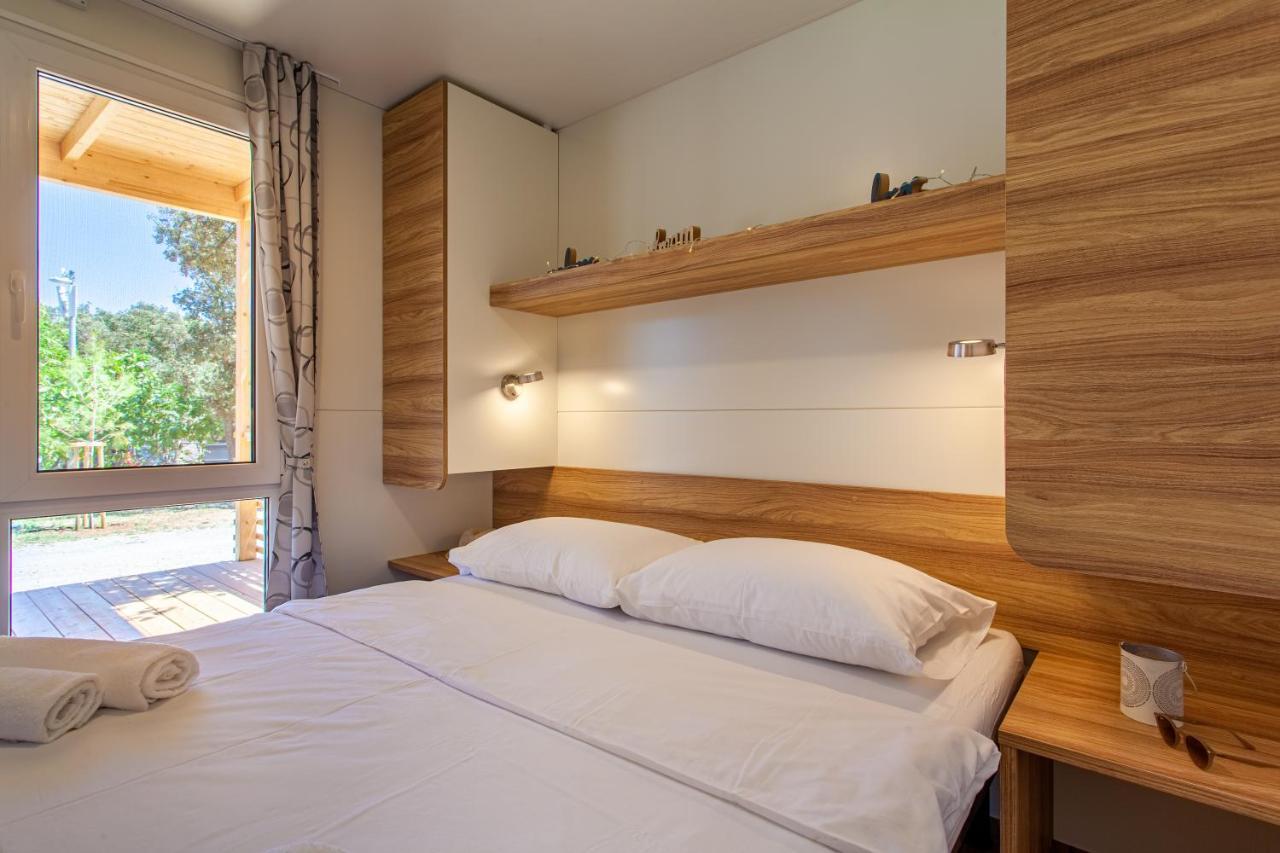 Mobile Homes Lopari เนเรซีน ภายนอก รูปภาพ