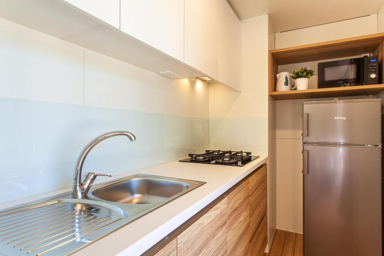 Mobile Homes Lopari เนเรซีน ภายนอก รูปภาพ