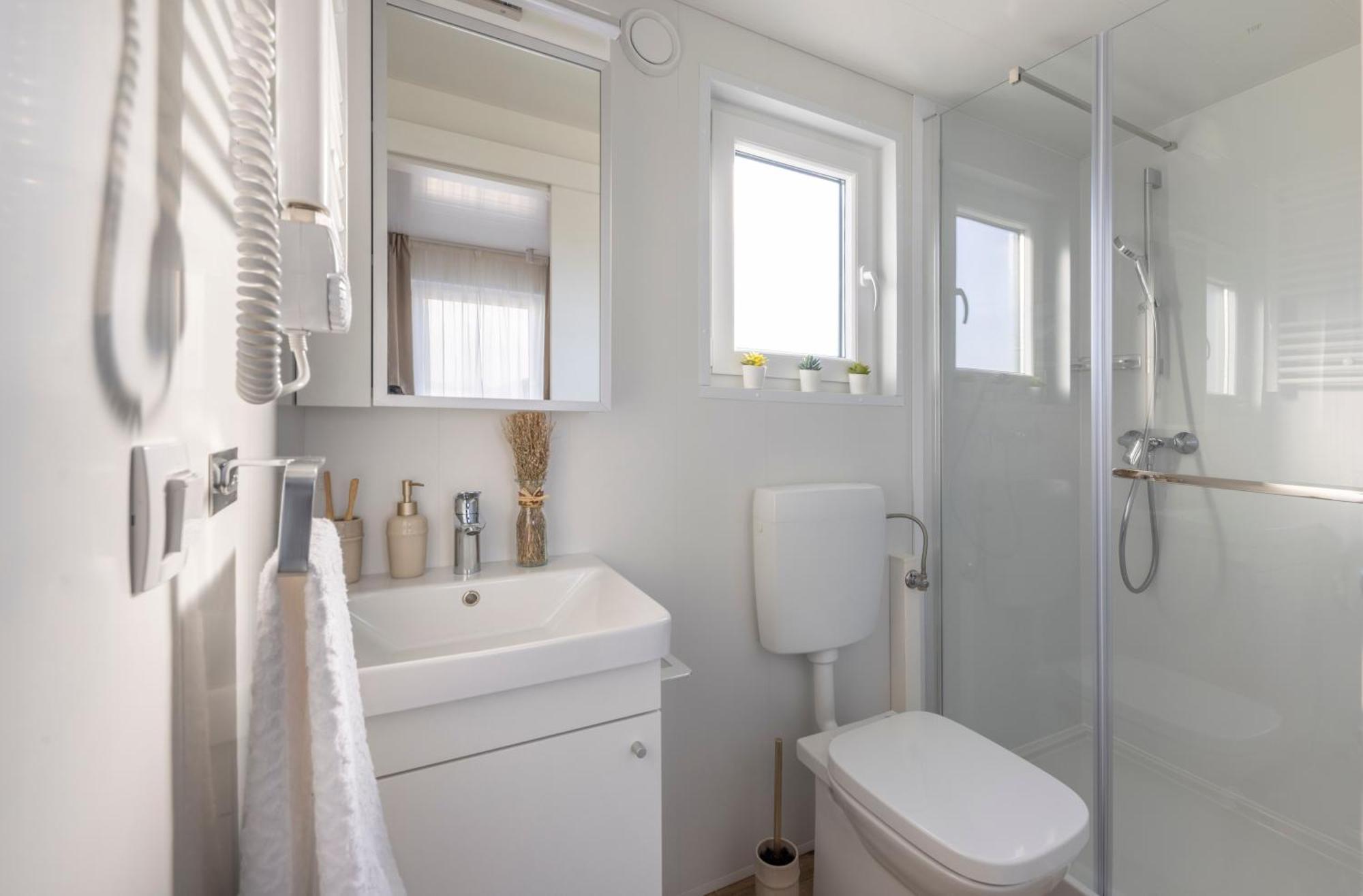 Mobile Homes Lopari เนเรซีน ภายนอก รูปภาพ