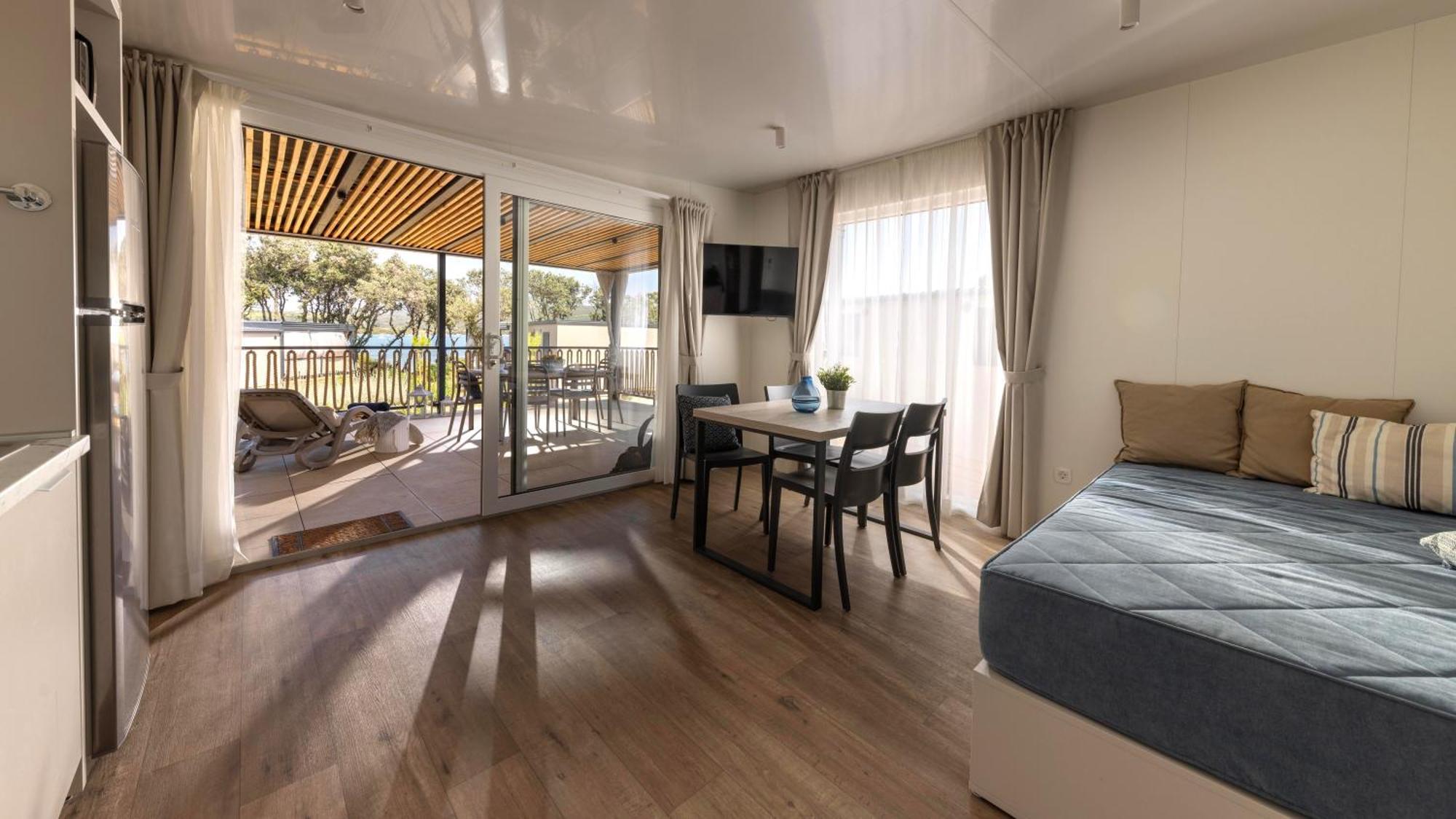 Mobile Homes Lopari เนเรซีน ภายนอก รูปภาพ
