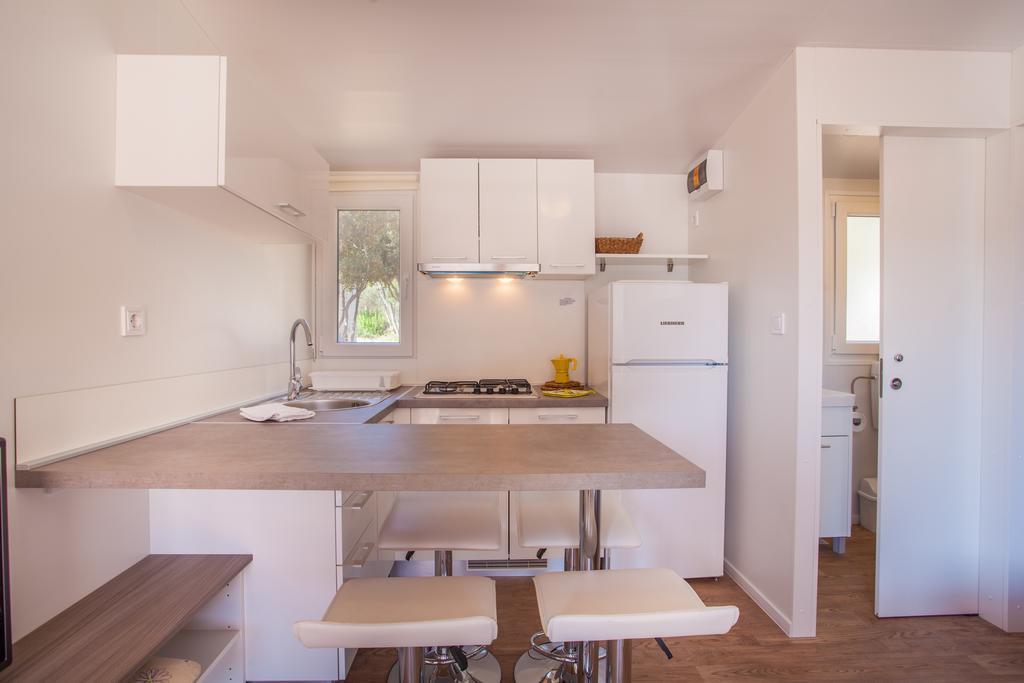 Mobile Homes Lopari เนเรซีน ภายนอก รูปภาพ