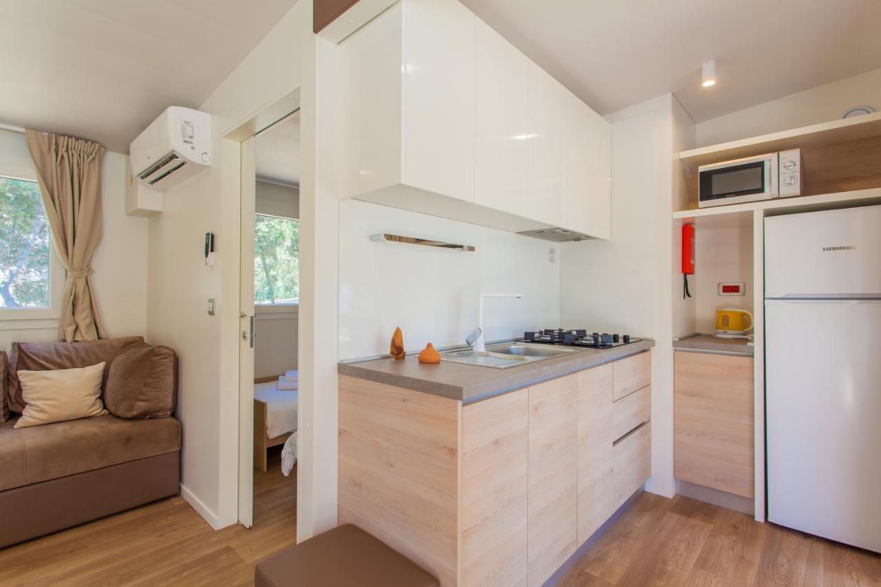 Mobile Homes Lopari เนเรซีน ภายนอก รูปภาพ